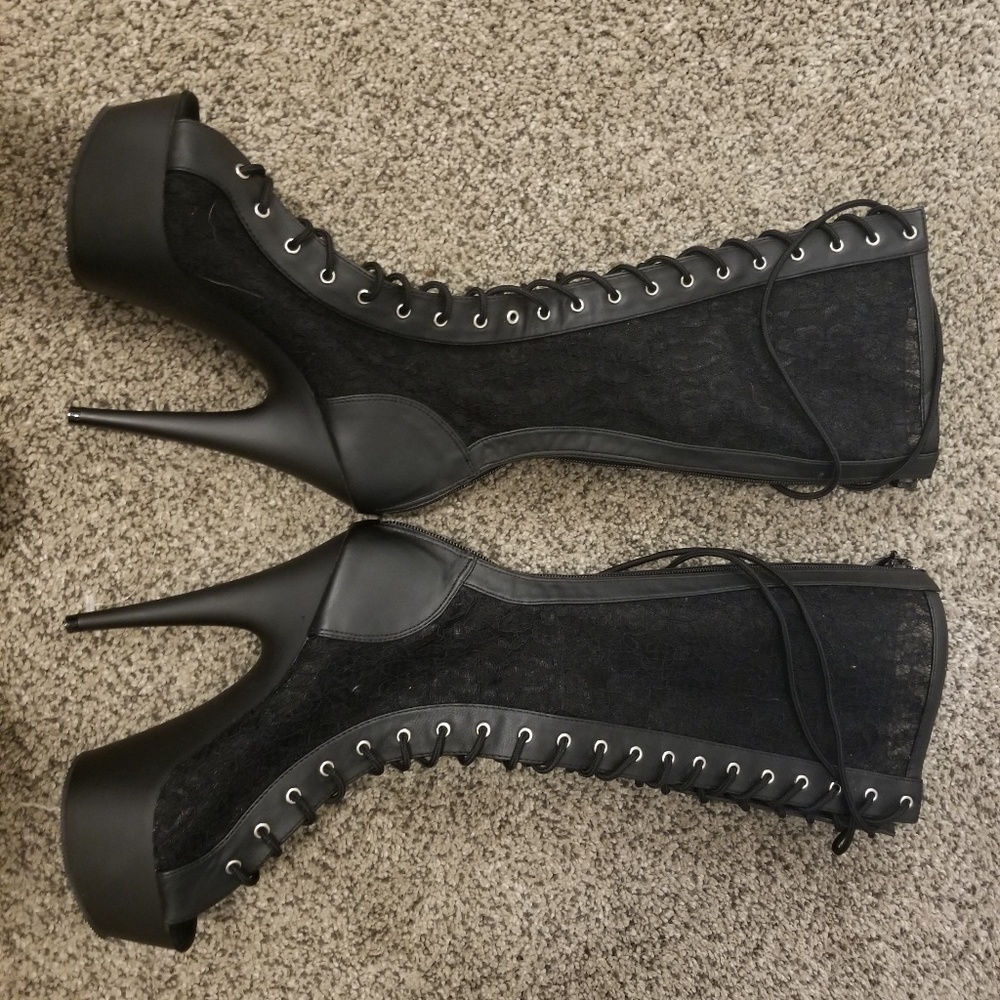 Sexy lace boots